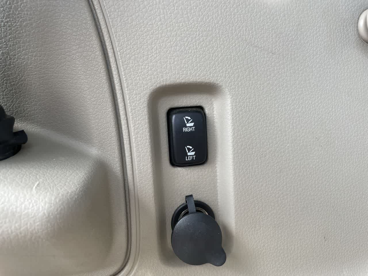 Used 2013 Lincoln MKX AWD image 18
