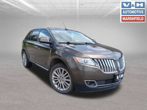 Used 2011 Lincoln MKX AWD w/ 102A Rapid Spec Order Code image 2