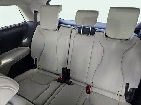 New 2026 Kia Carnival EX FWD image 20