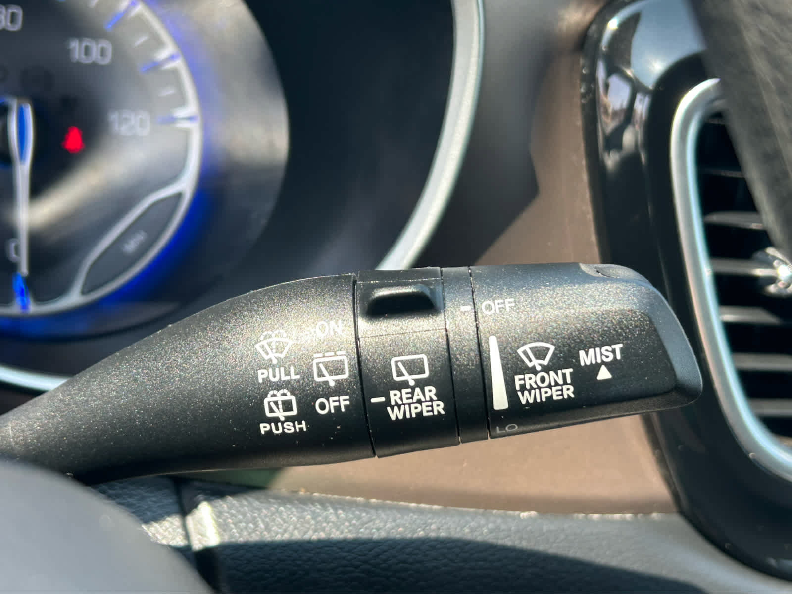 Used 2018 Chrysler Pacifica Touring Plus FWD image 27