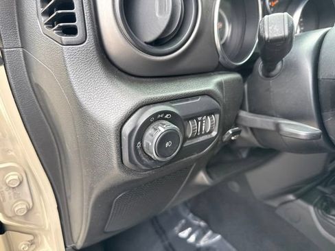 Used 2022 Jeep Wrangler Unlimited Sport AWD/4WD image 20