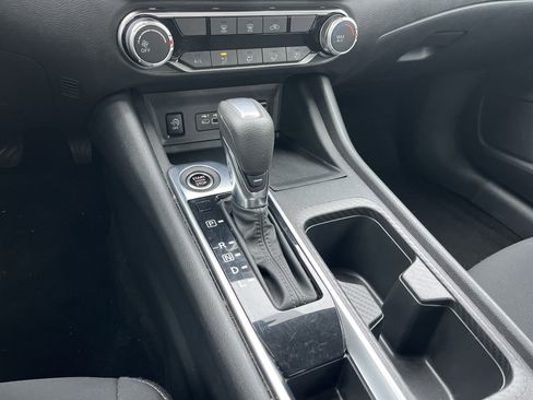 Used 2024 Nissan Sentra SV image 10