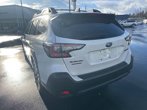 Used 2025 Subaru Outback Onyx Edition image 7