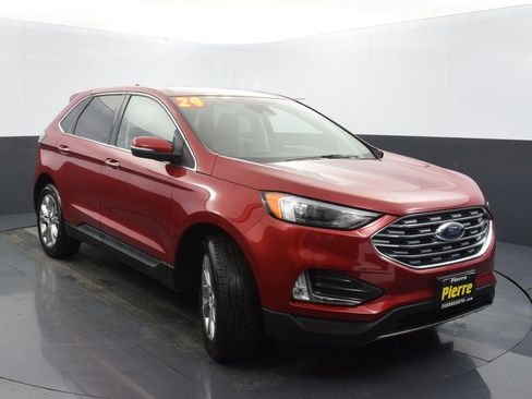 Used 2024 Ford Edge Titanium image 3