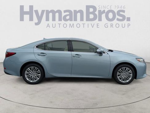 Used 2013 Lexus ES 350 w/ Luxury Pkg FWD image 2