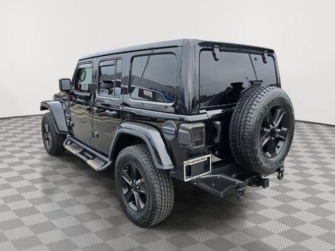 Used 2018 Jeep Wrangler Unlimited Sahara w/ Dual Top Group image 8