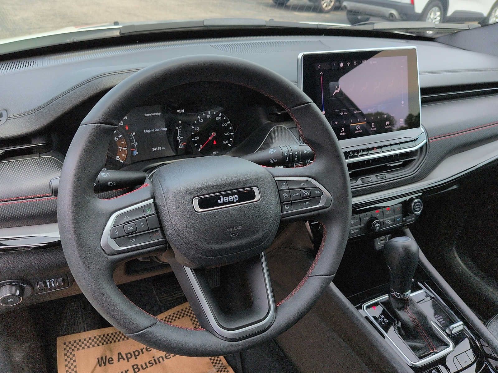 Used 2025 Jeep Compass Trailhawk AWD/4WD image 12
