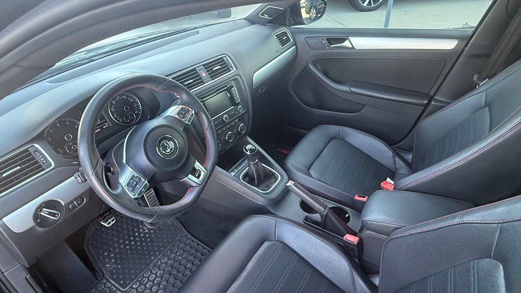 Used 2013 Volkswagen Jetta GLI FWD image 11