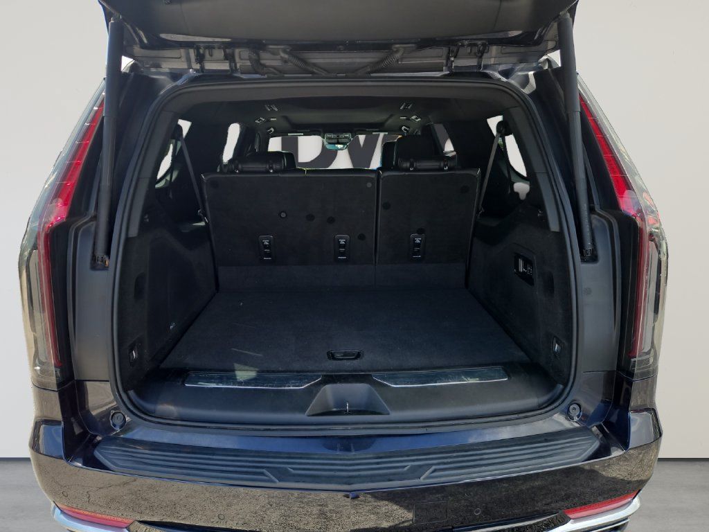 Used 2022 Cadillac Escalade ESV Premium Luxury AWD/4WD image 18