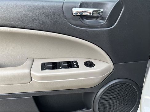 Used 2011 Dodge Caliber Mainstreet image 17