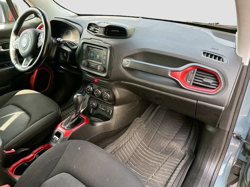 Used 2016 Jeep Renegade Trailhawk AWD/4WD image 28