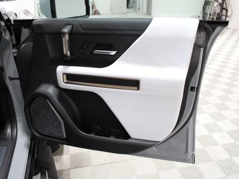 New 2025 GMC Hummer EV 2X image 25