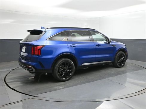 Used 2022 Kia Sorento SX image 11