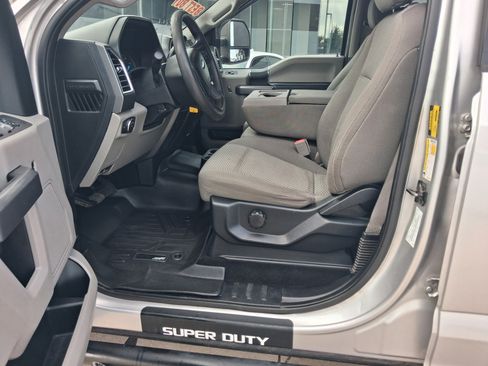 Used 2018 Ford F250 XLT AWD/4WD image 4