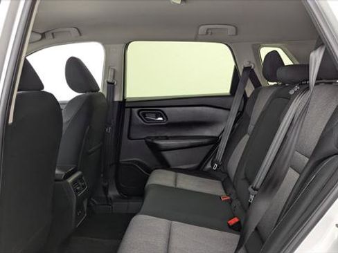 Used 2025 Nissan Rogue SV image 17
