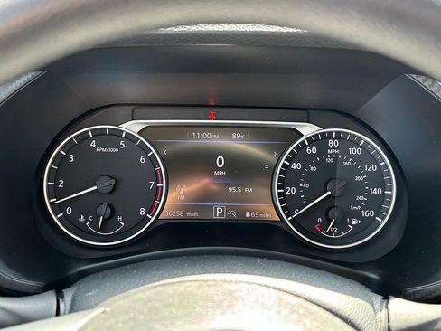 Used 2025 Nissan Sentra SV FWD image 12