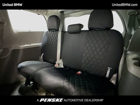 Used 2015 Toyota Sienna LE FWD image 12