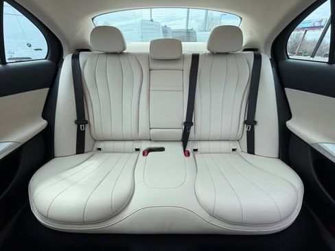 Used 2024 Mercedes-Benz E 350 4MATIC Sedan image 16