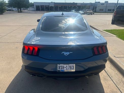 Used 2025 Ford Mustang Coupe RWD image 10