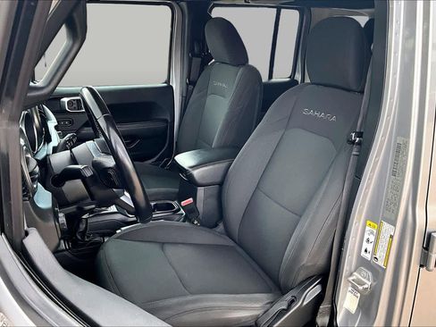 Used 2020 Jeep Wrangler Unlimited Sahara AWD/4WD image 7