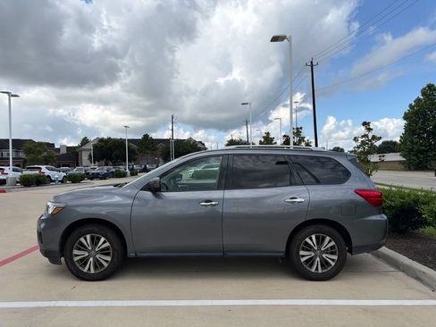 Used 2020 Nissan Pathfinder S FWD image 4