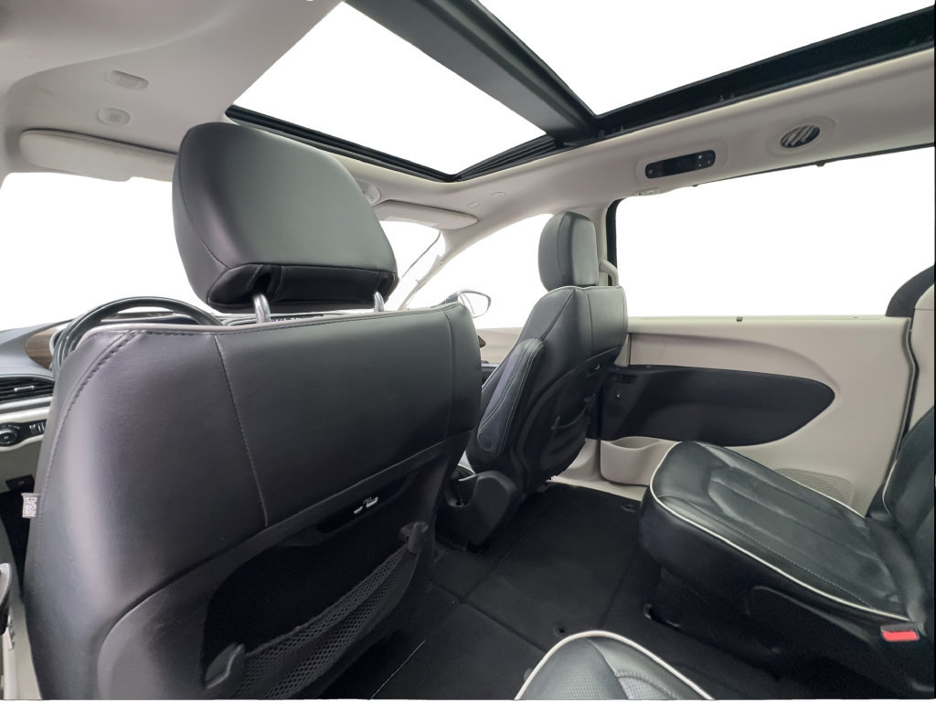 Used 2022 Chrysler Pacifica Limited FWD image 24