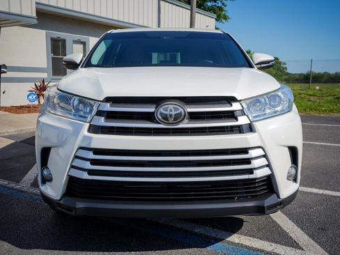Used 2018 Toyota Highlander Plus image 2