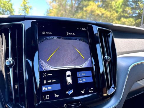 Used 2019 Volvo XC60 T5 Momentum w/ Advanced Package AWD/4WD image 24