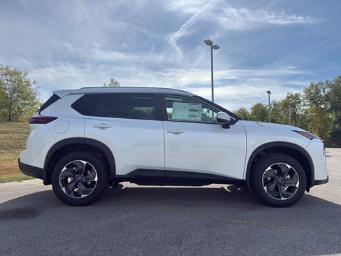 New 2026 Nissan Rogue SV w/ SV Premium Package image 5
