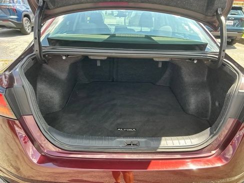 Used 2025 Nissan Altima 2.5 SV FWD image 27