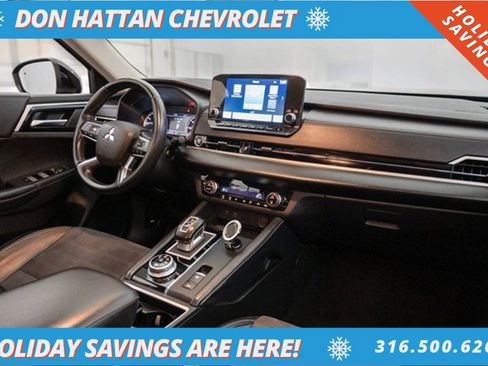 Used 2023 Mitsubishi Outlander SE image 28