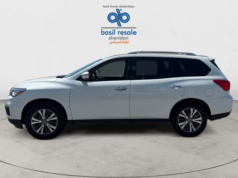 Used 2019 Nissan Pathfinder SV w/ SV All Weather Package AWD/4WD image 3