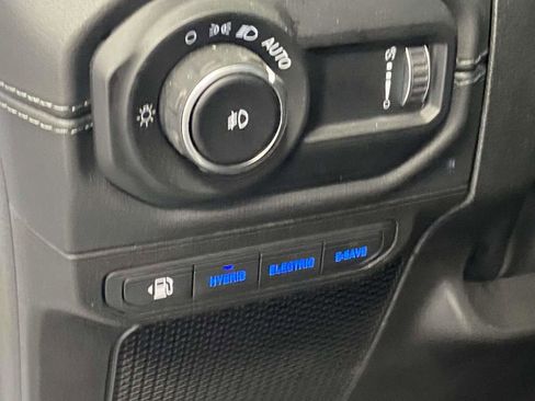 Used 2024 Jeep Wrangler High Altitude AWD/4WD image 19
