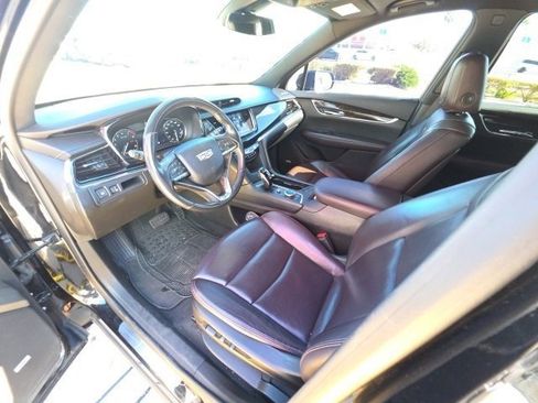 Used 2022 Cadillac XT6 Premium Luxury image 4
