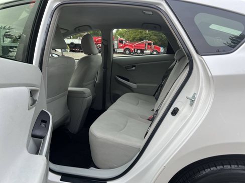 Used 2015 Toyota Prius Two FWD image 19