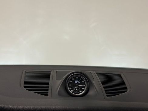 Certified 2026 Porsche Macan AWD/4WD image 16