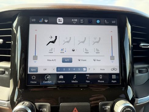 Used 2022 RAM 1500 Laramie AWD/4WD image 25