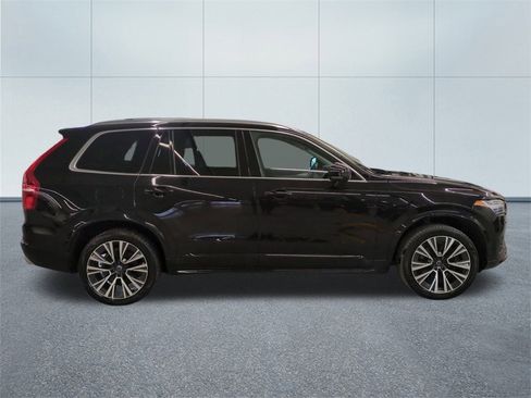 Used 2021 Volvo XC90 T5 Momentum w/ Climate Package image 2