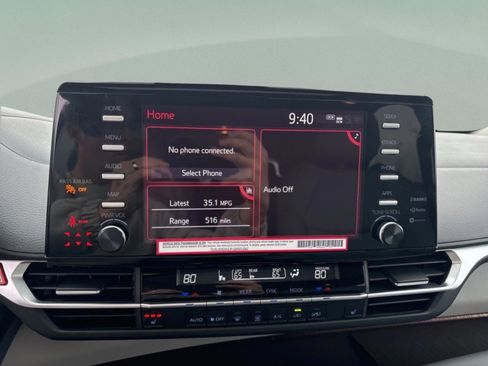 Used 2024 Toyota Sienna XLE image 16