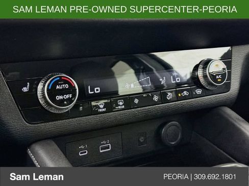 Used 2024 Mitsubishi Outlander AWD image 16
