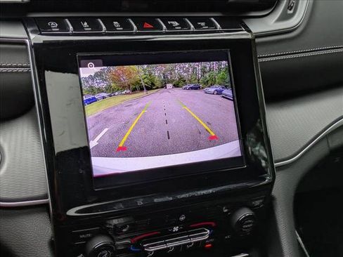 New 2025 Jeep Grand Cherokee L Laredo image 14