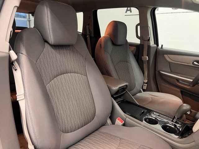 Used 2015 Chevrolet Traverse LT w/ Style and Technology Package AWD/4WD image 12