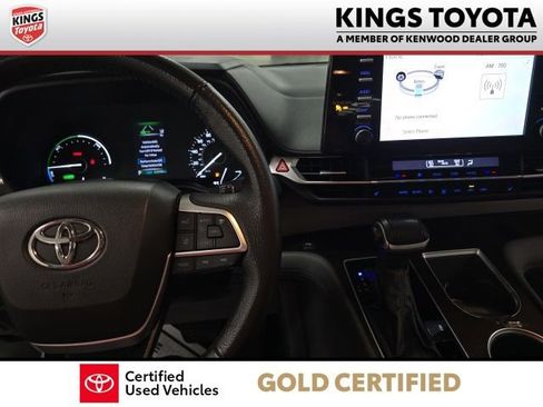 Certified 2024 Toyota Sienna XLE AWD/4WD image 18
