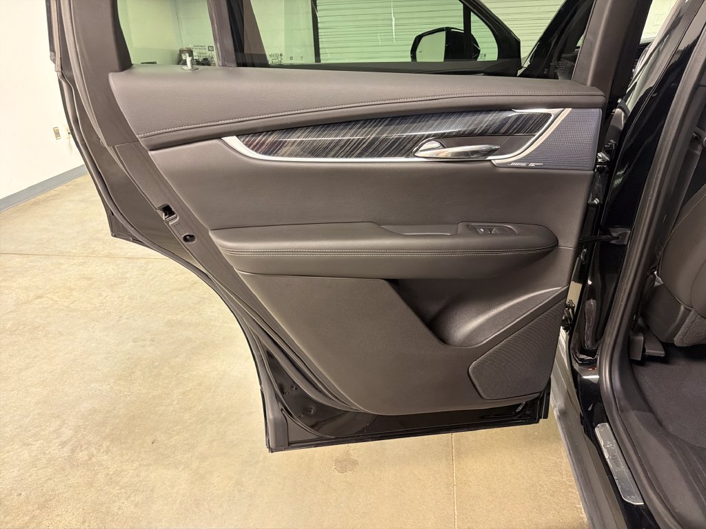 Used 2023 Cadillac XT6 Premium Luxury FWD image 28