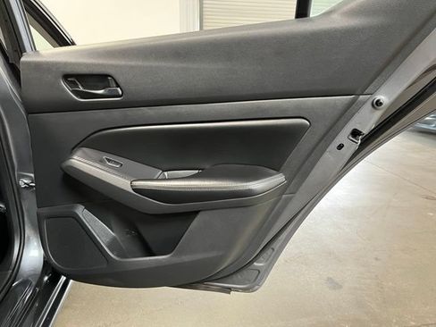 Used 2024 Nissan Altima 2.5 SV FWD image 15
