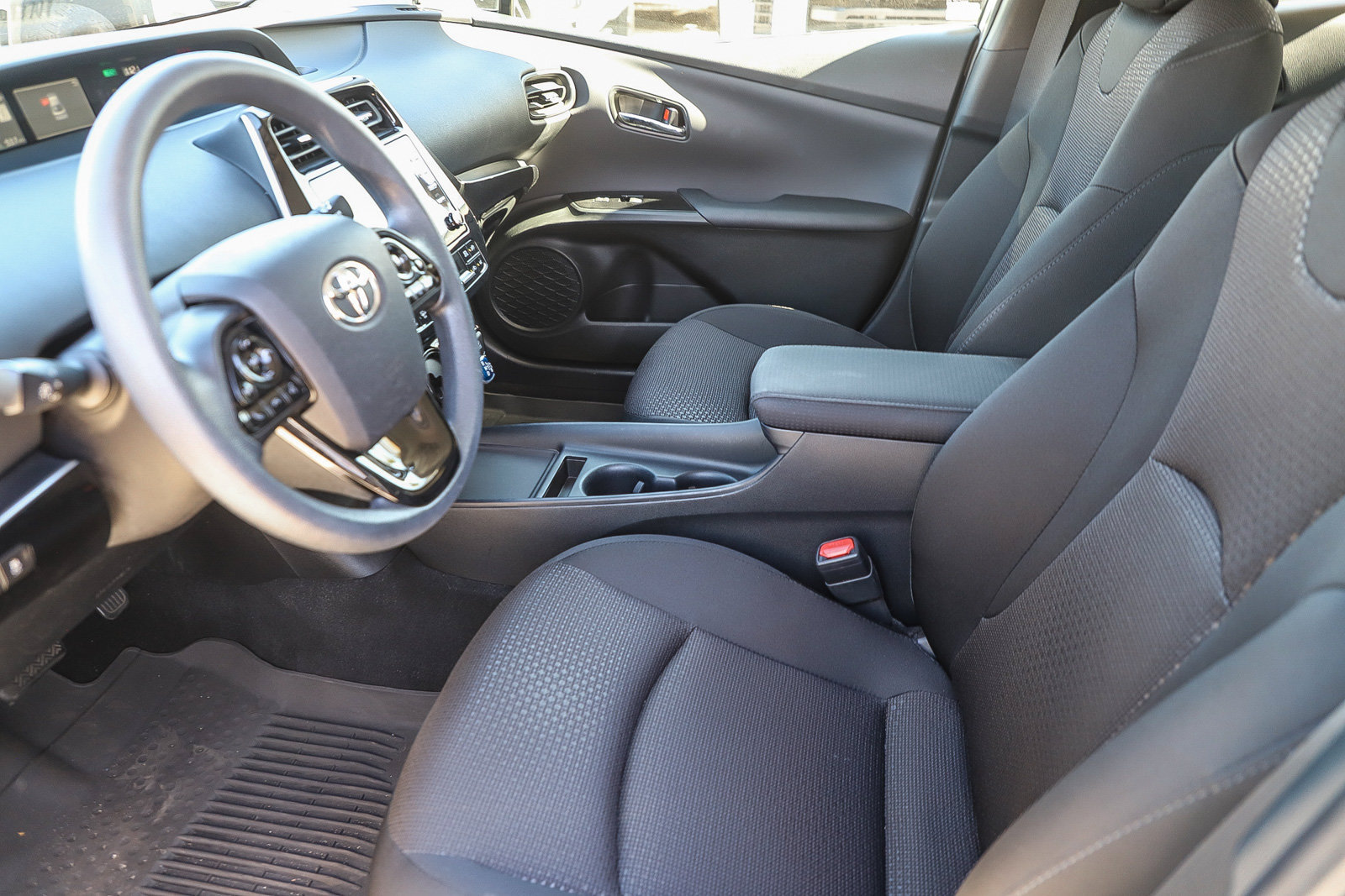 Certified 2022 Toyota Prius LE FWD image 16