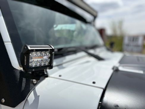 Used 2016 Jeep Wrangler Unlimited Sahara w/ Connectivity Group image 21