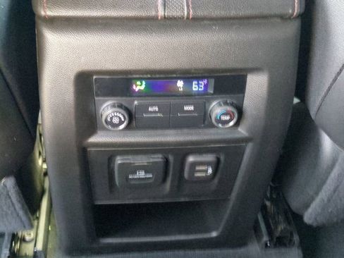 Used 2023 Chevrolet Traverse RS image 25