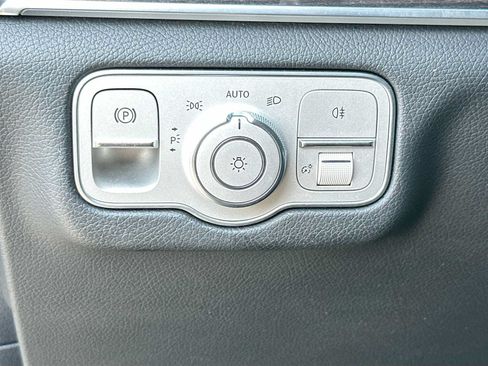 Used 2022 Mercedes-Benz GLS 450 4MATIC image 10