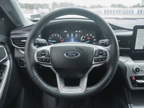 Used 2024 Ford Explorer XLT w/ Equipment Group 202A image 29